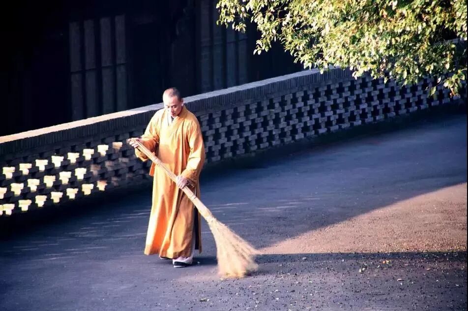 修行的过程中,我们常常需要“扫心”